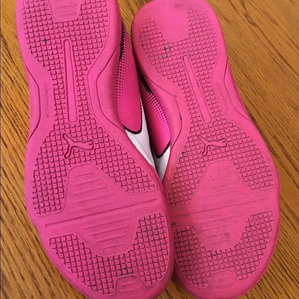 🚫SOLD Girls Puma tennis shoes - Picture 3 of 4